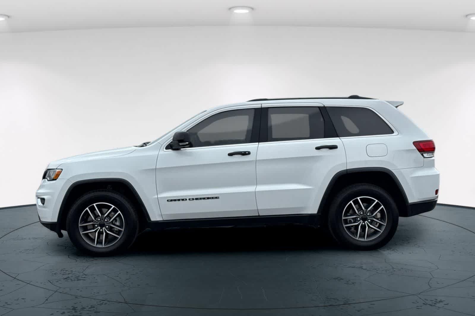 Thumbnail: 2022 Jeep Grand Cherokee - 9