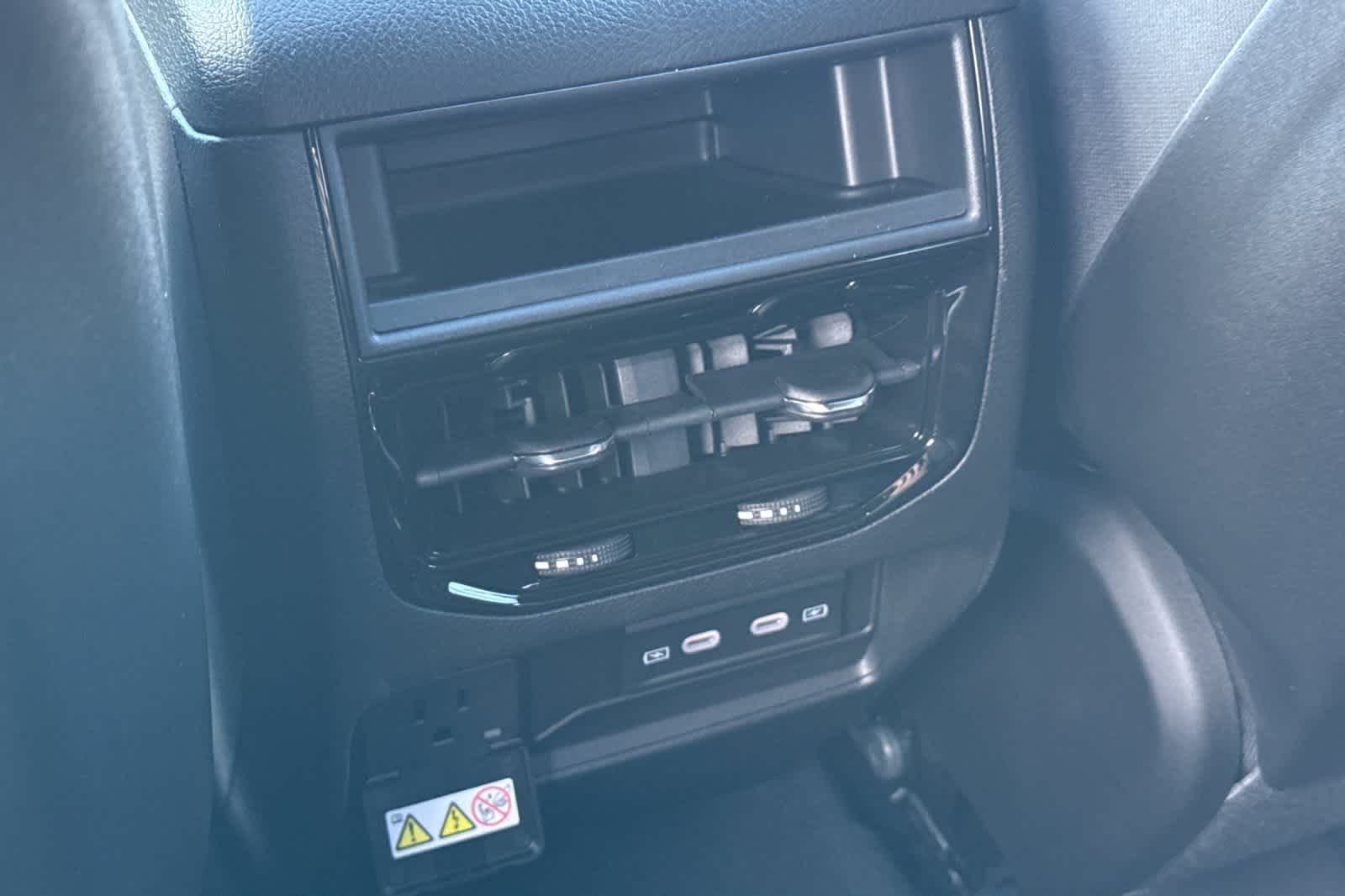 Thumbnail: 2026 Jeep Grand Cherokee - 15