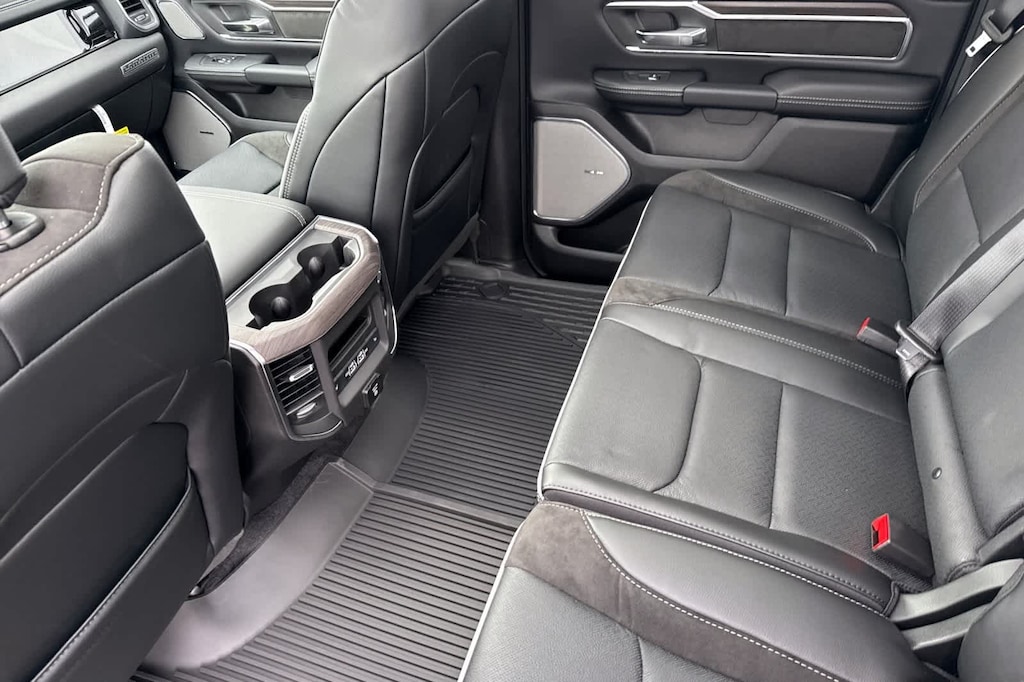 New 2026 Ram 1500 LARAMIE CREW CAB 4X4 5'7 BOX Pickup