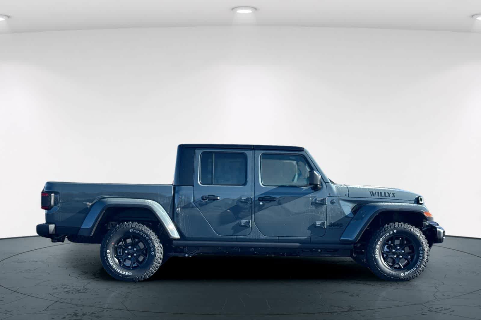 Thumbnail: 2026 Jeep Gladiator - 6