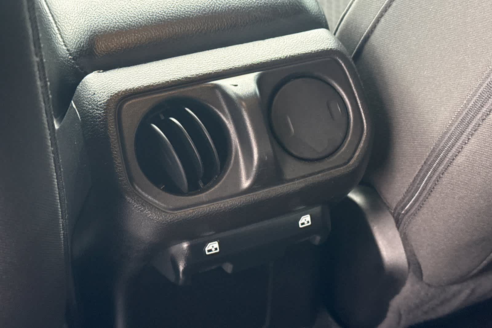 Thumbnail: 2021 Jeep Wrangler - 14