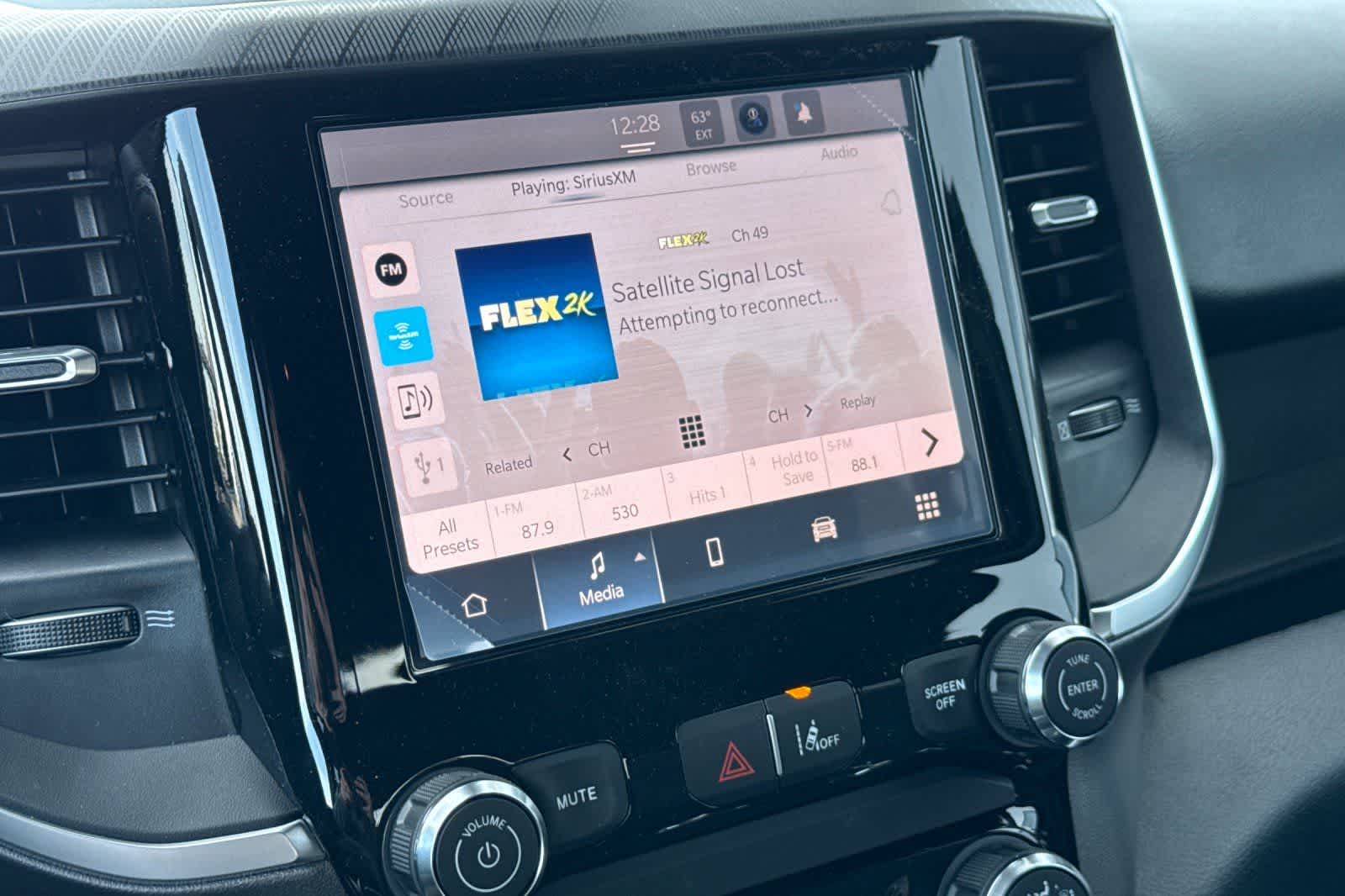 Thumbnail: 2026 RAM 1500 - 19