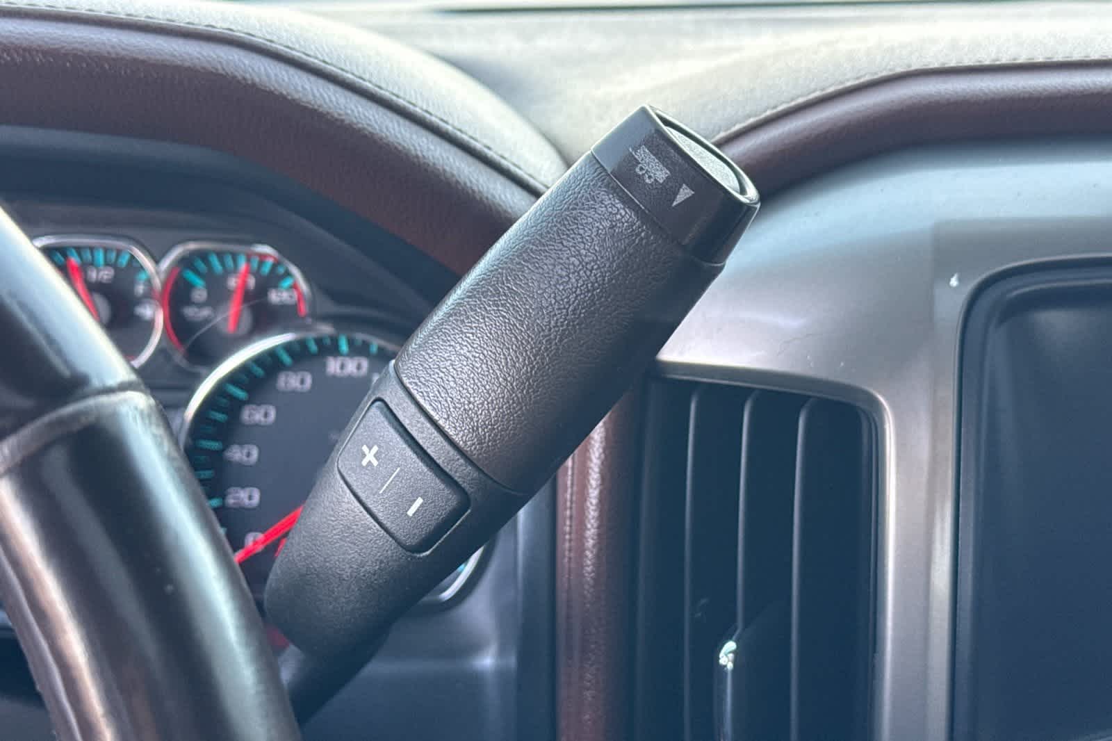 Thumbnail: 2018 Chevrolet Silverado 3500 - 22