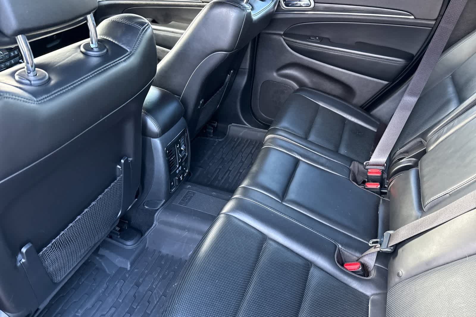 Thumbnail: 2020 Jeep Grand Cherokee - 4