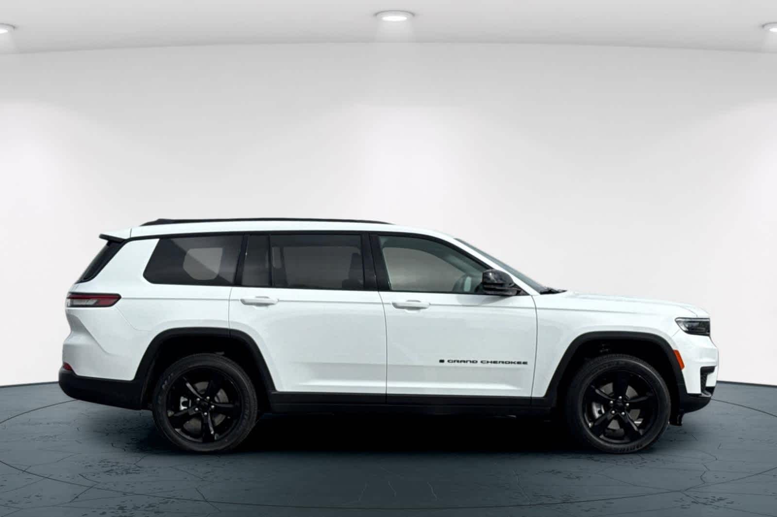 Thumbnail: 2025 Jeep Grand Cherokee - 6