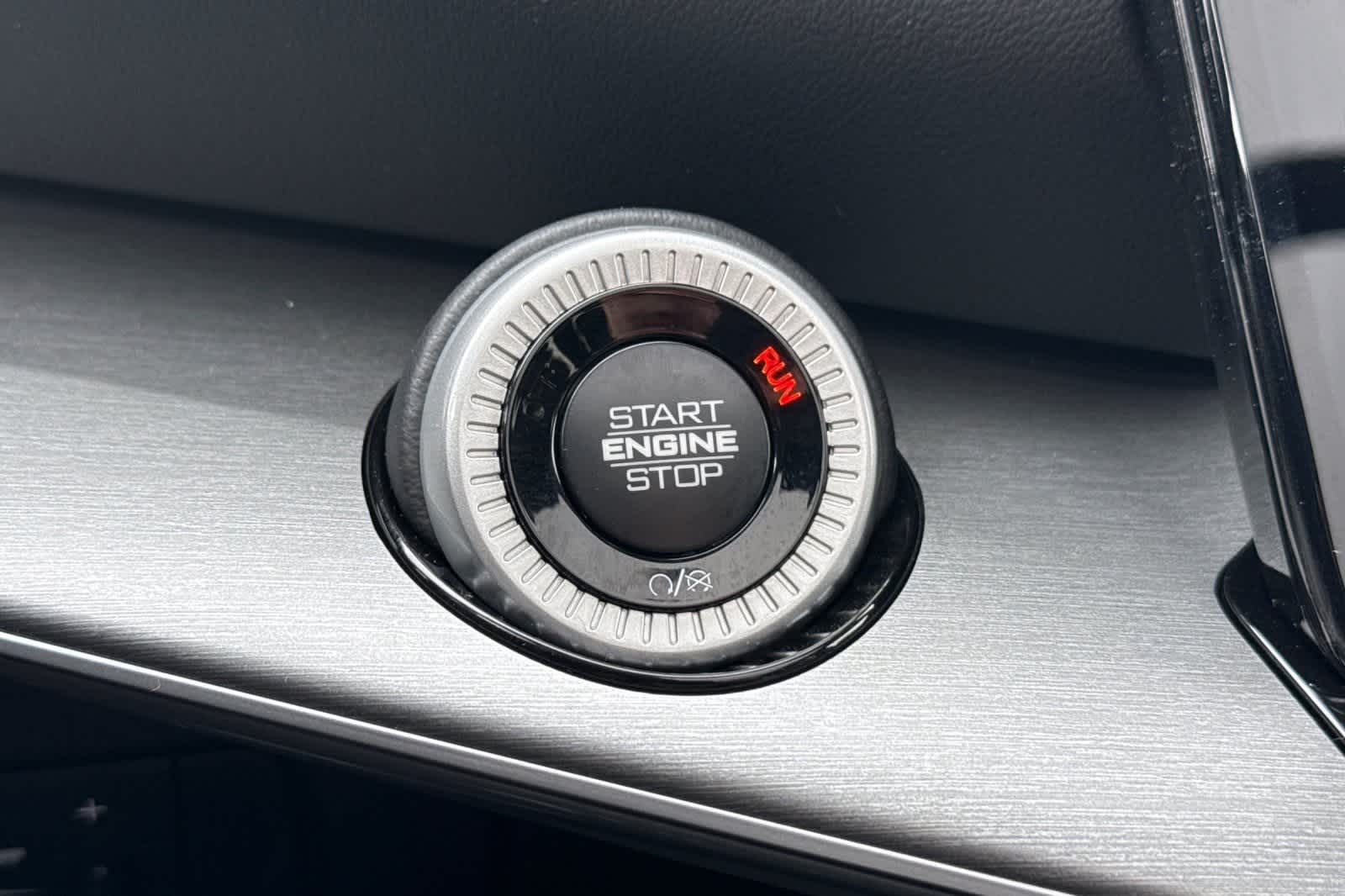 Thumbnail: 2026 Jeep Grand Wagoneer - 26