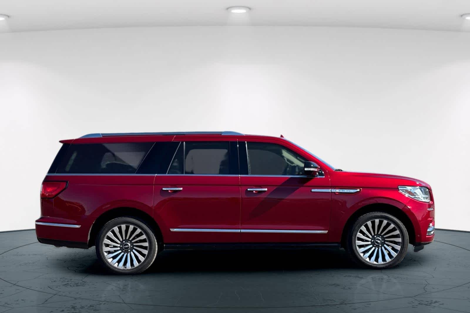 Thumbnail: 2019 Lincoln Navigator L - 6