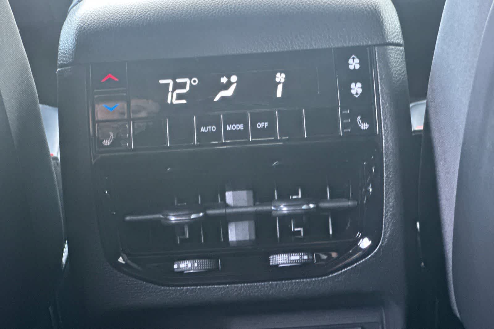 Thumbnail: 2026 Jeep Grand Cherokee - 15
