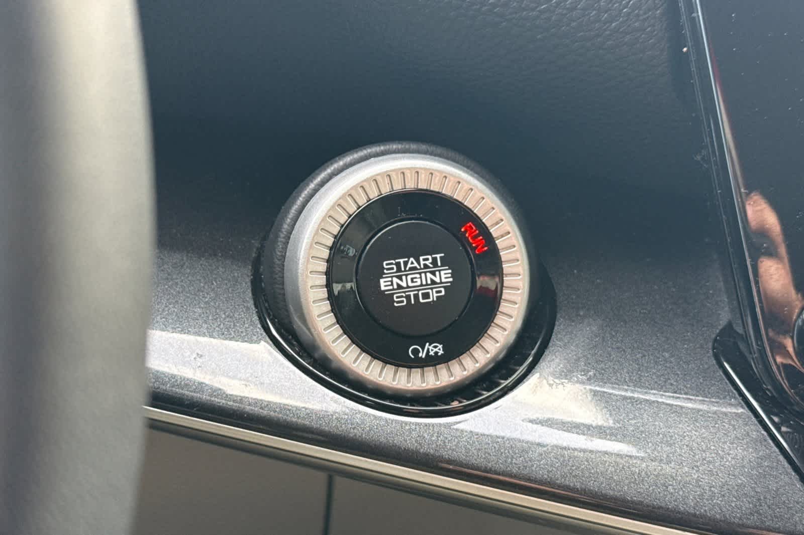 Thumbnail: 2022 Jeep Wagoneer - 26