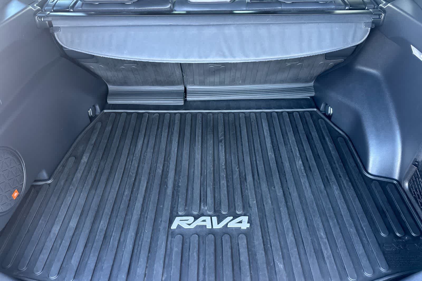 Thumbnail: 2021 Toyota RAV4 - 16