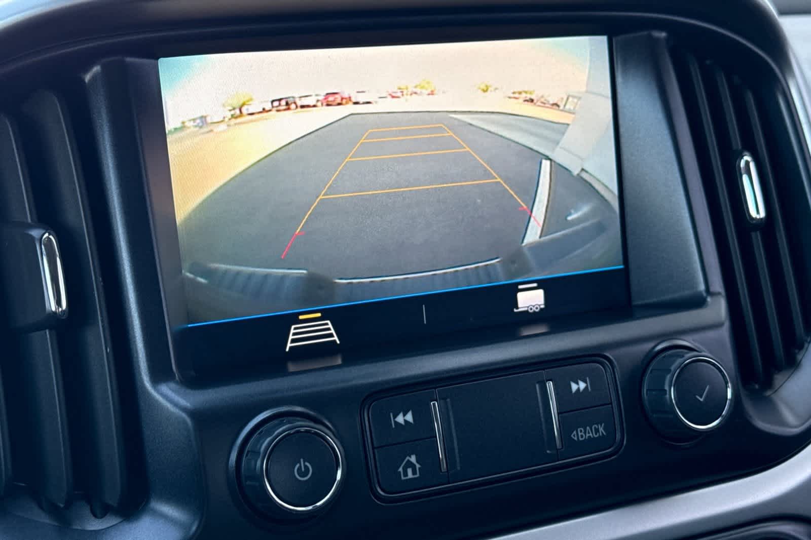 Thumbnail: 2022 Chevrolet Colorado - 19