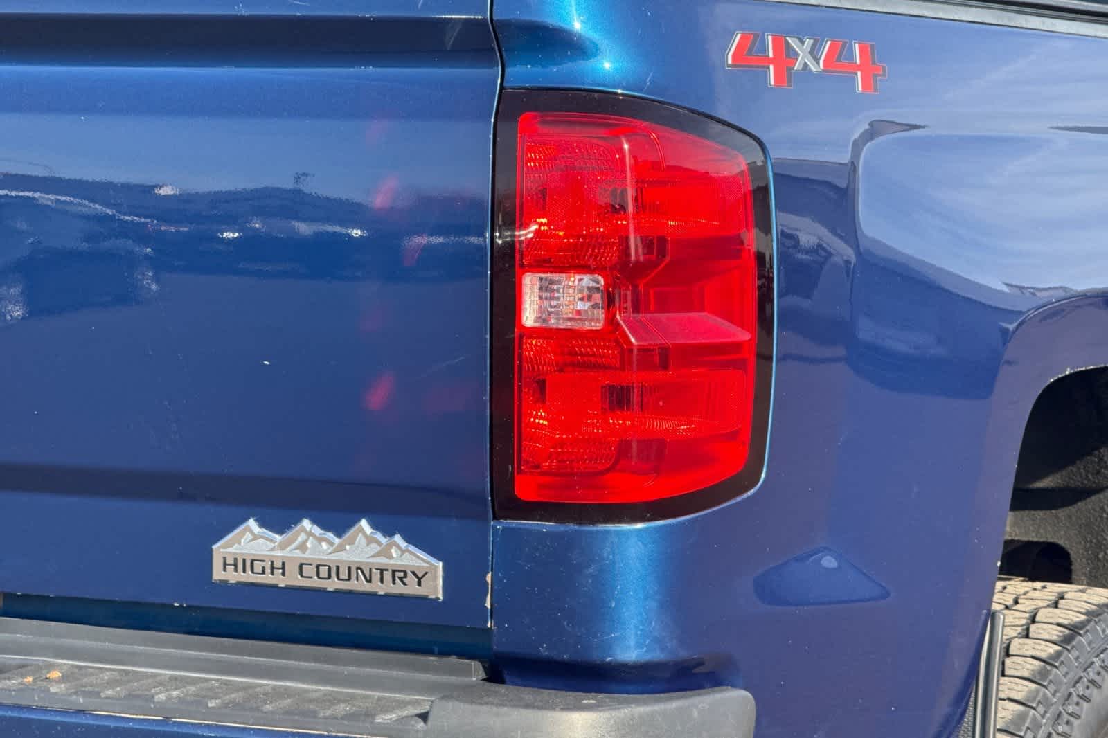 Thumbnail: 2018 Chevrolet Silverado 3500 - 29