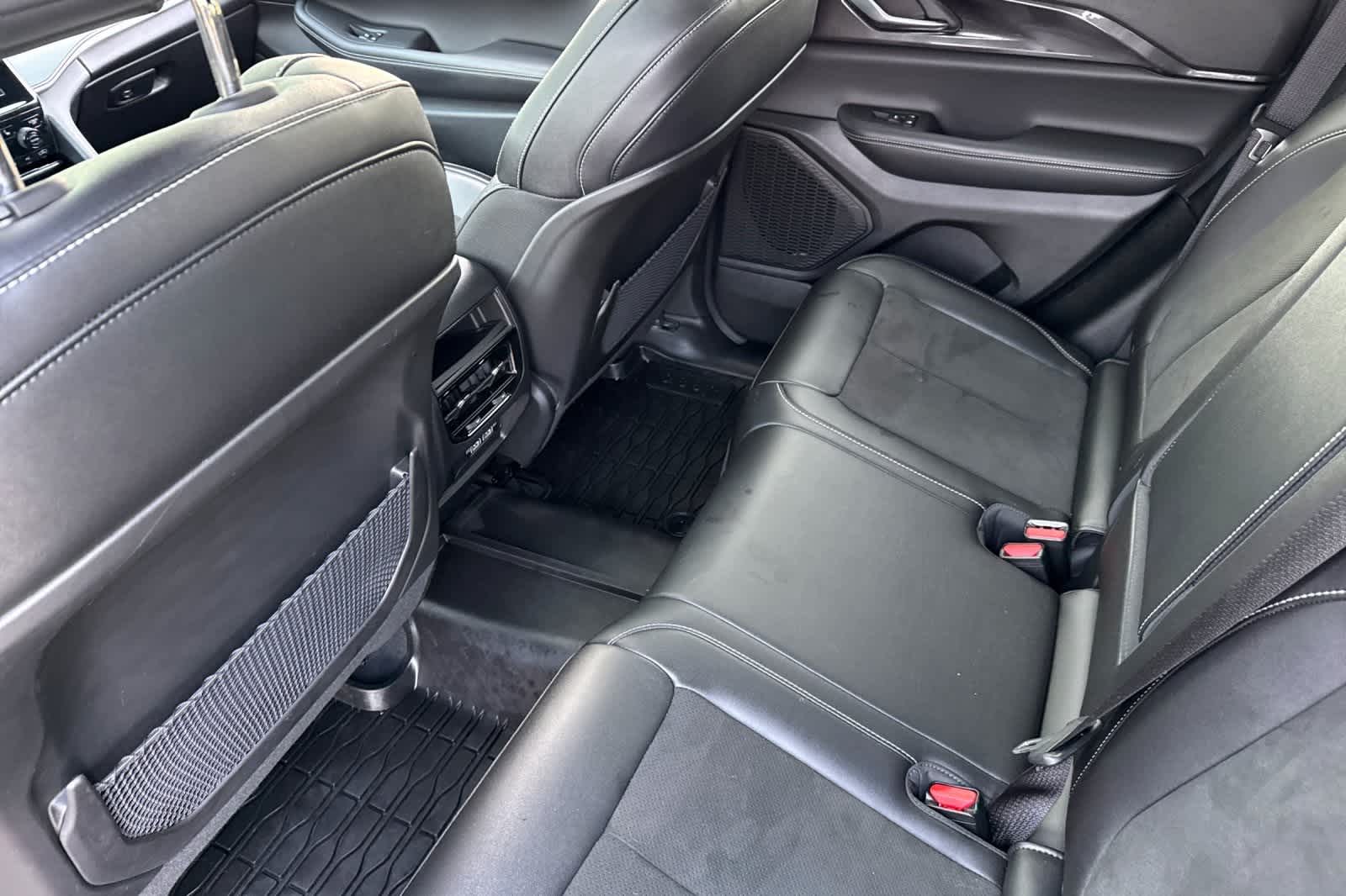 Thumbnail: 2023 Jeep Grand Cherokee - 4