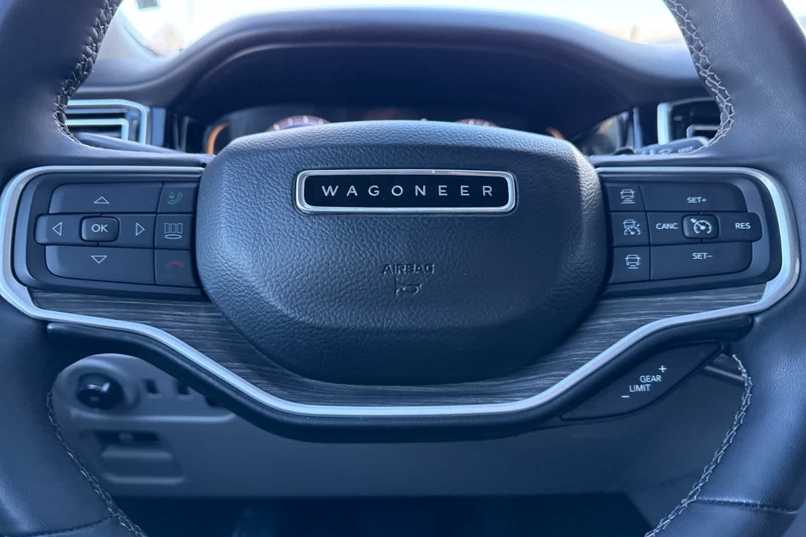 Thumbnail: 2022 Jeep Wagoneer - 27