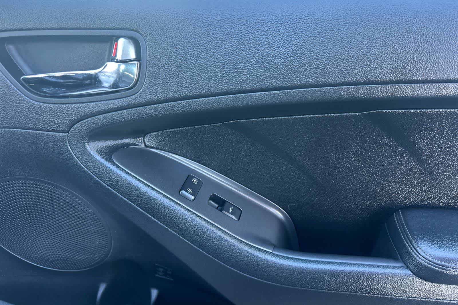 Thumbnail: 2016 Kia Forte - 18