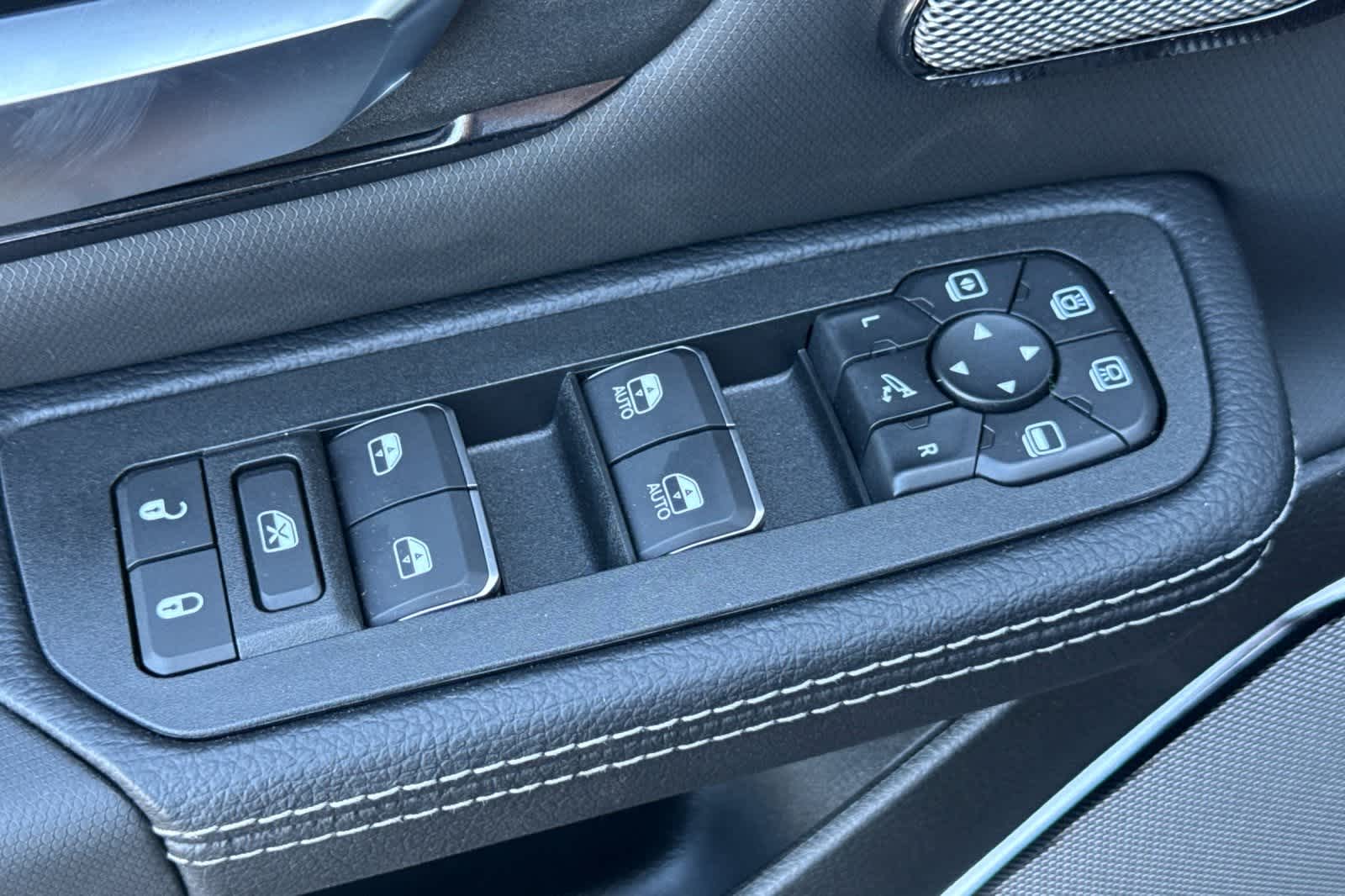 Thumbnail: 2026 RAM 1500 - 13