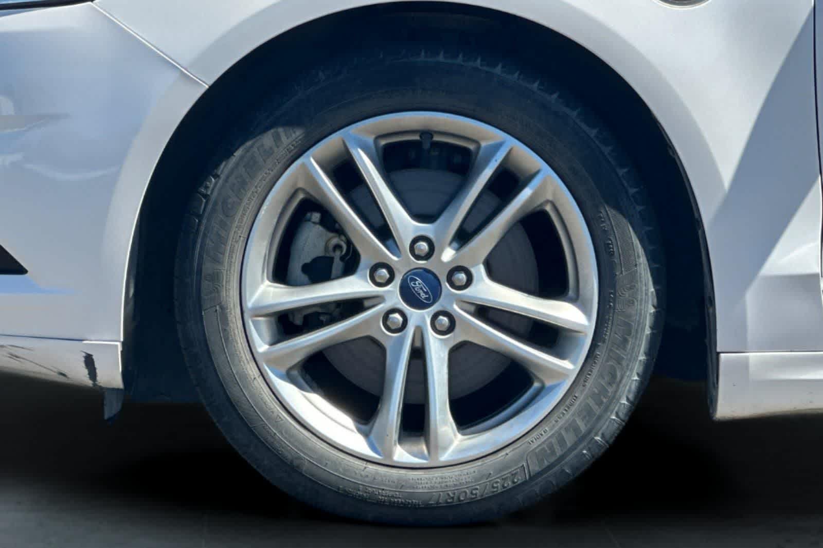 Thumbnail: 2016 Ford Fusion - 30