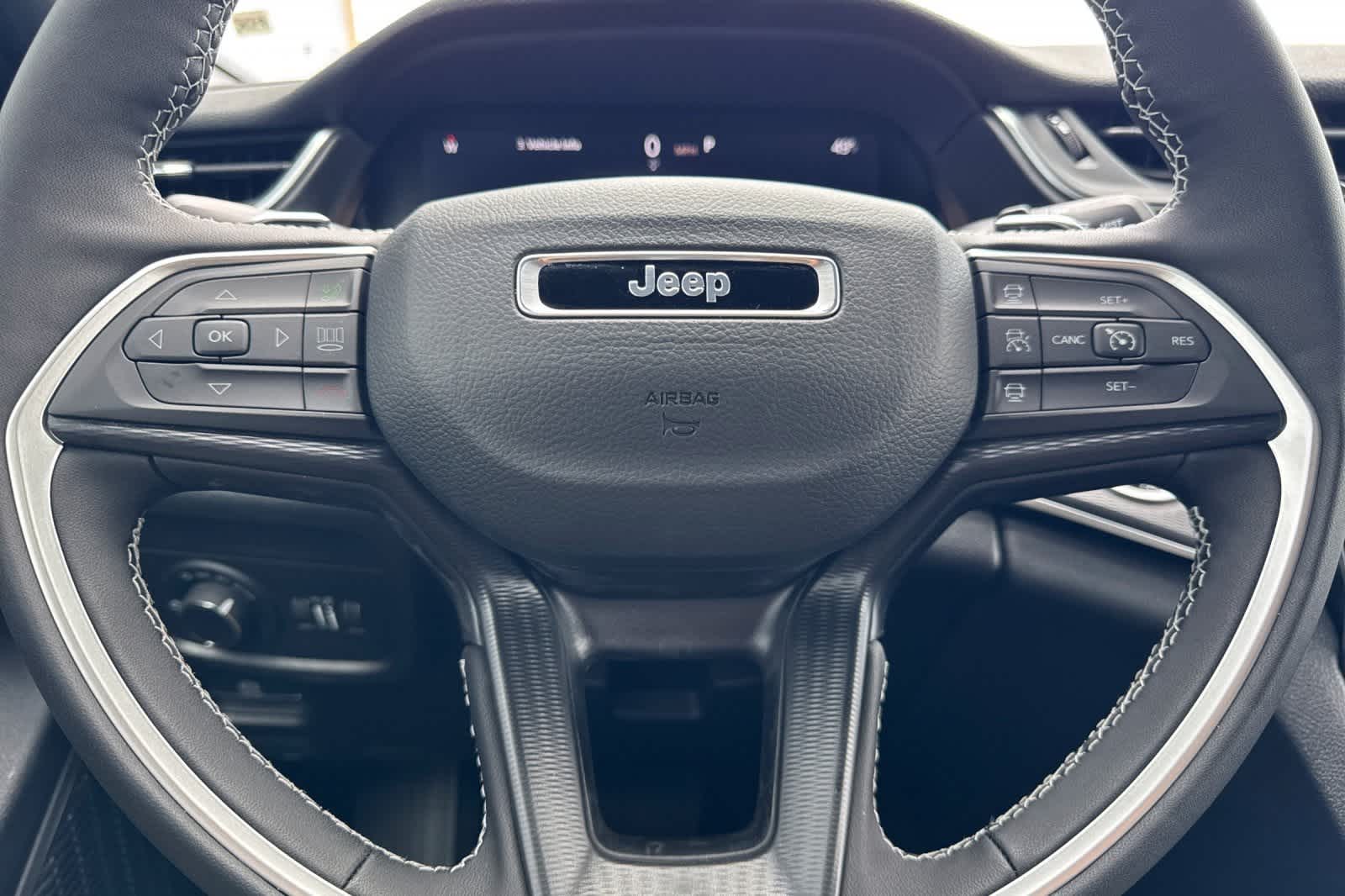 Thumbnail: 2025 Jeep Grand Cherokee - 26