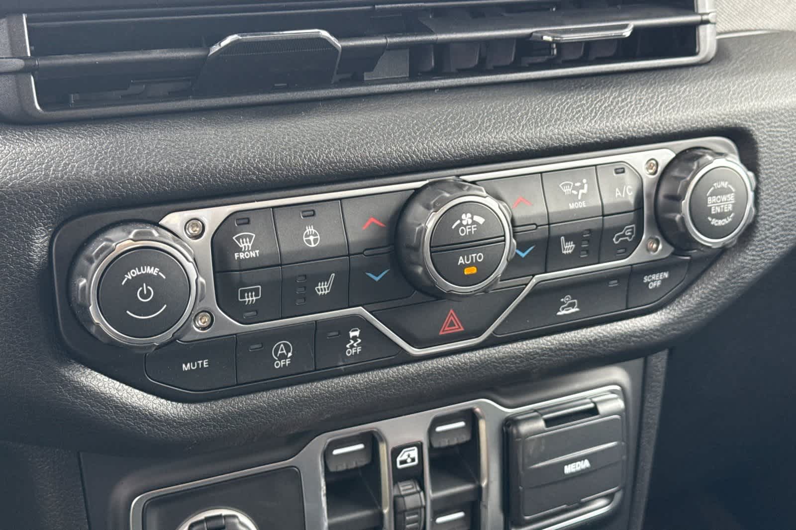 Thumbnail: 2026 Jeep Wrangler - 22