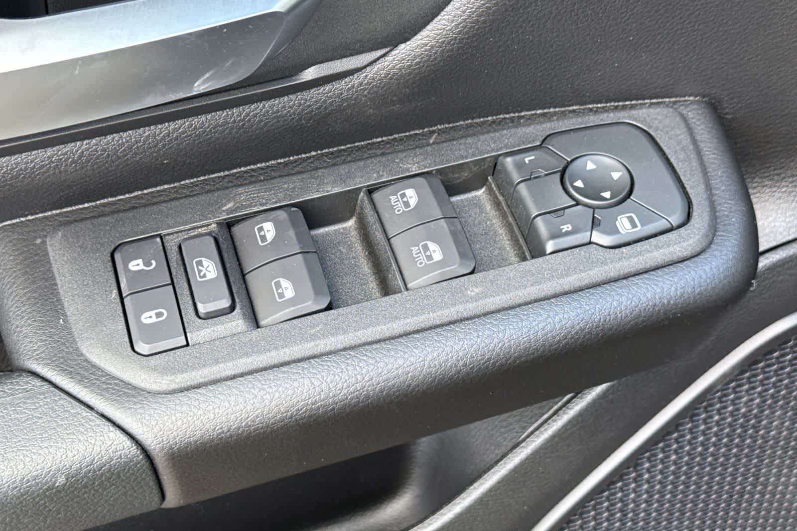 Thumbnail: 2026 RAM 1500 - 13