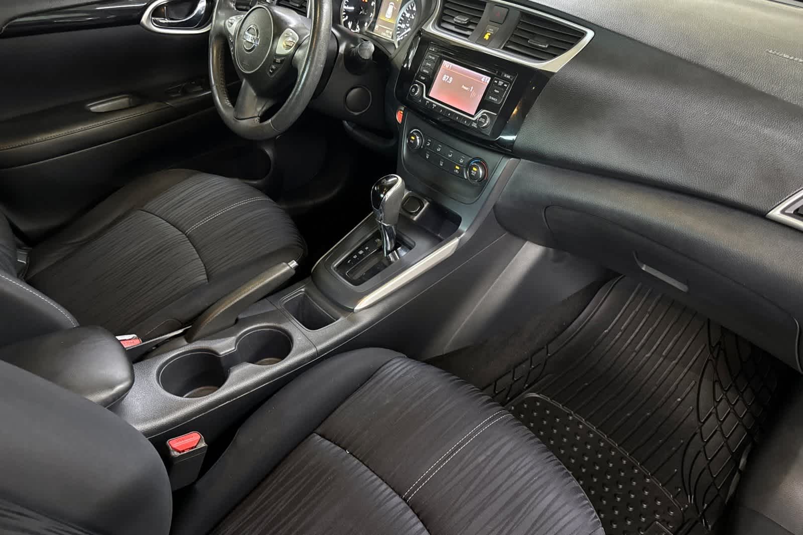 Thumbnail: 2016 Nissan Sentra - 15