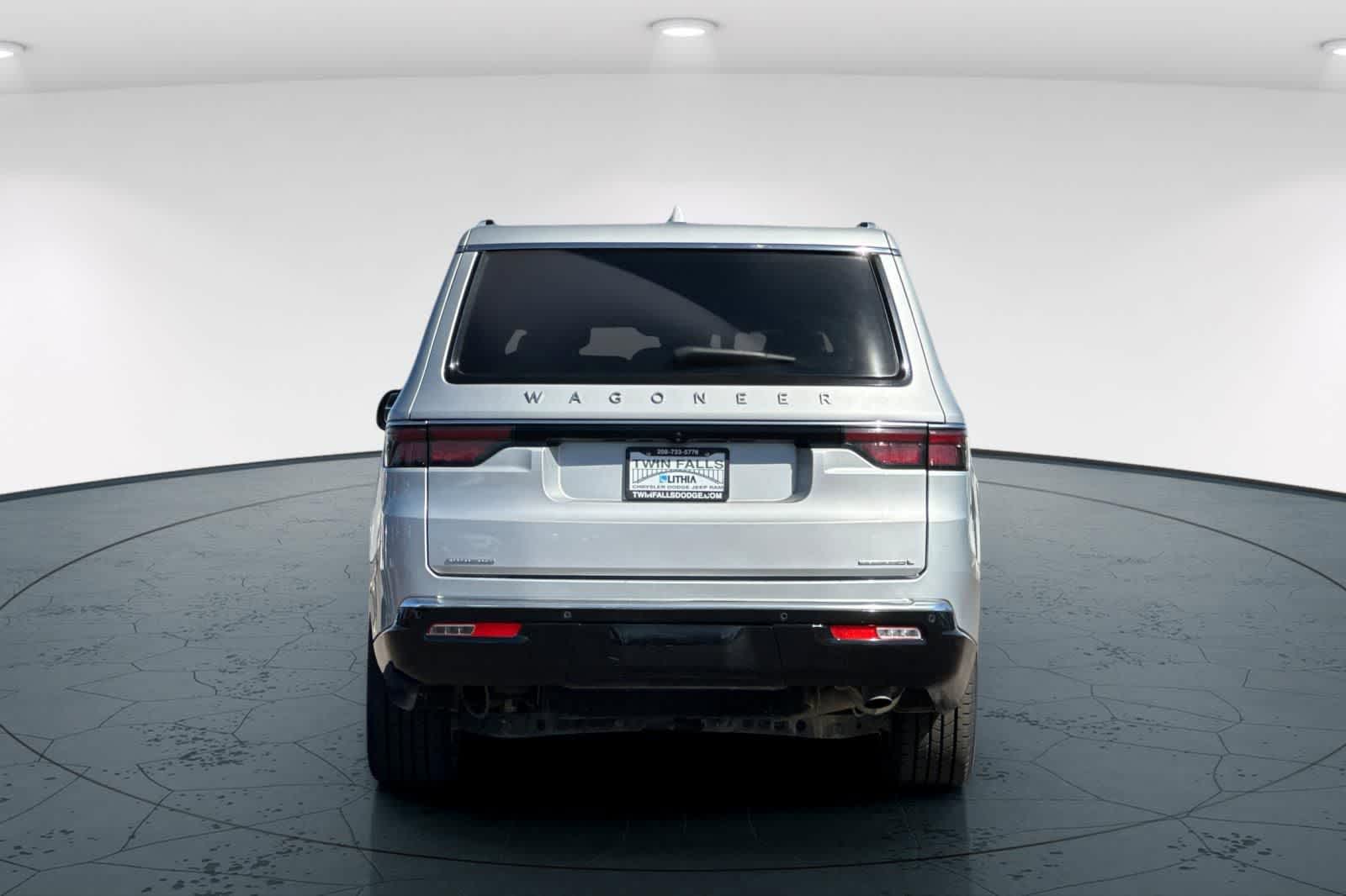 Thumbnail: 2023 Jeep Wagoneer - 7