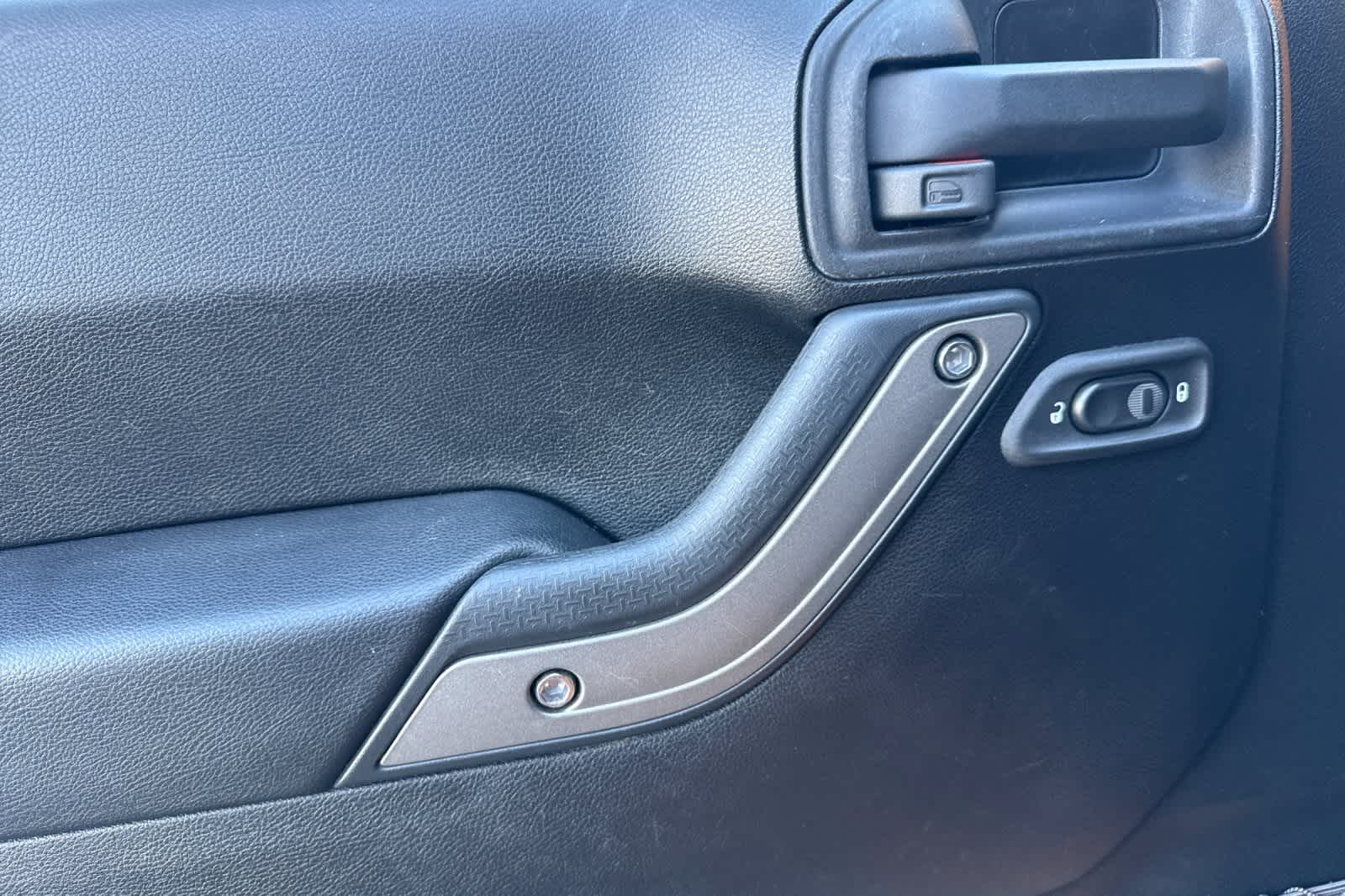 Thumbnail: 2012 Jeep Wrangler - 12