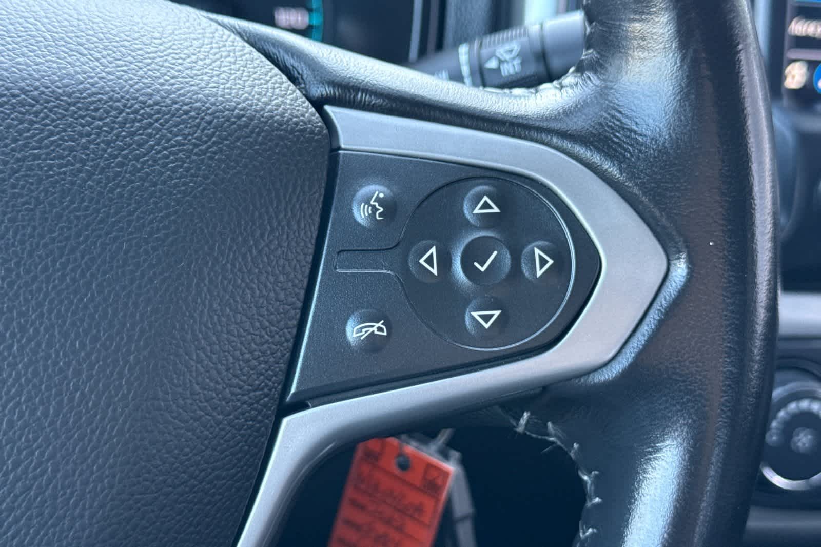 Thumbnail: 2022 Chevrolet Colorado - 24