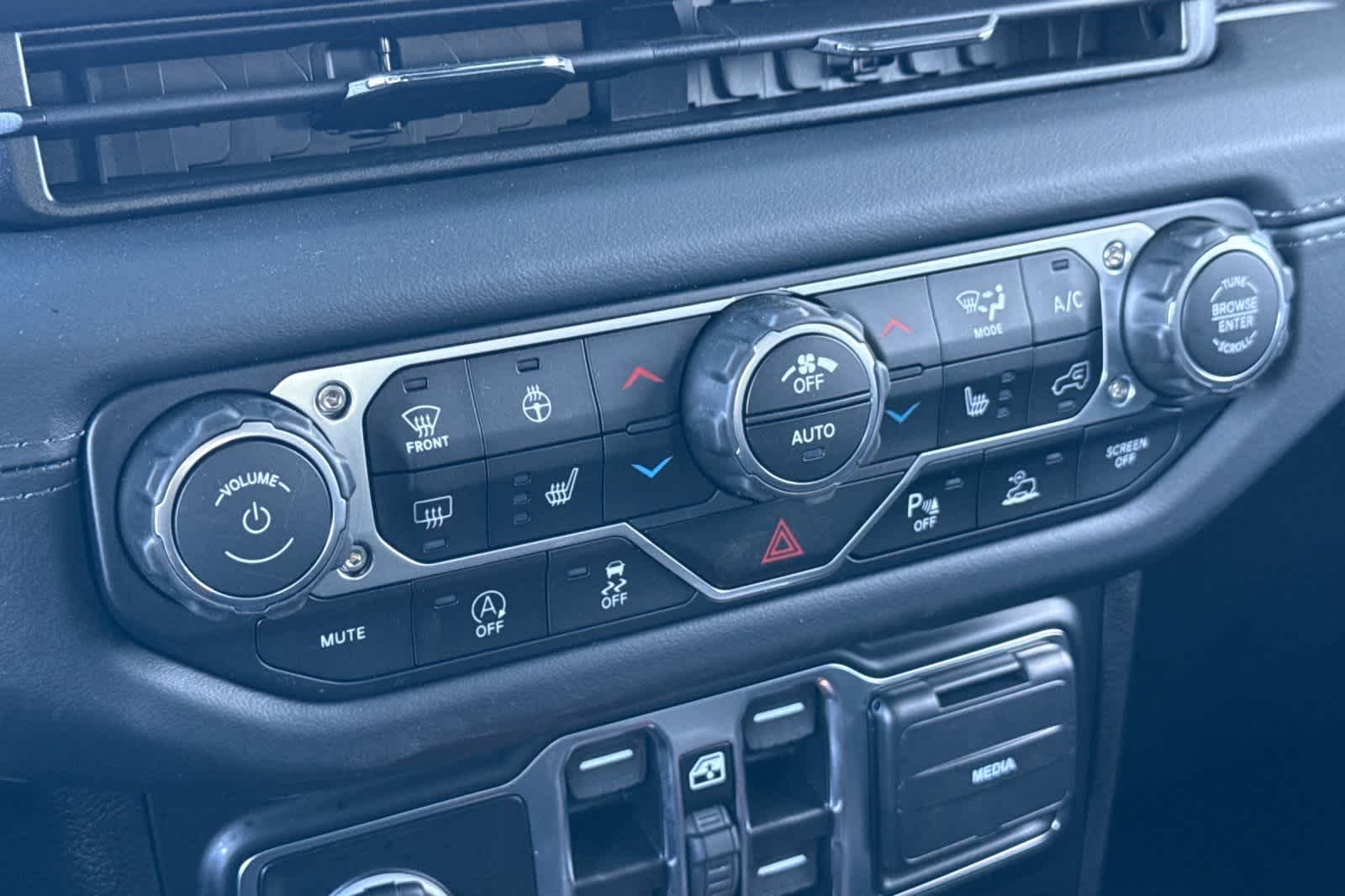 Thumbnail: 2026 Jeep Wrangler - 23