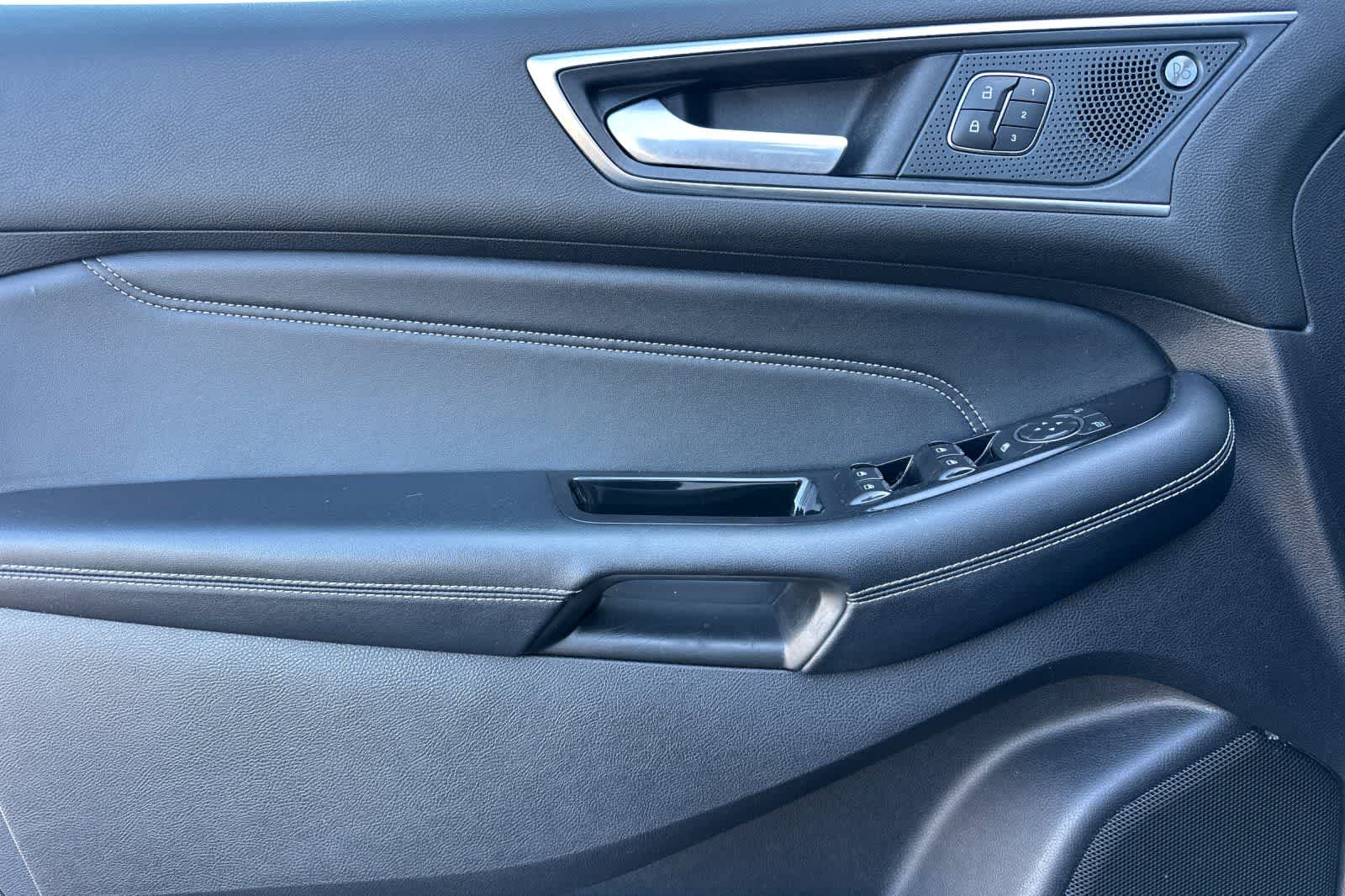 Thumbnail: 2019 Ford Edge - 12