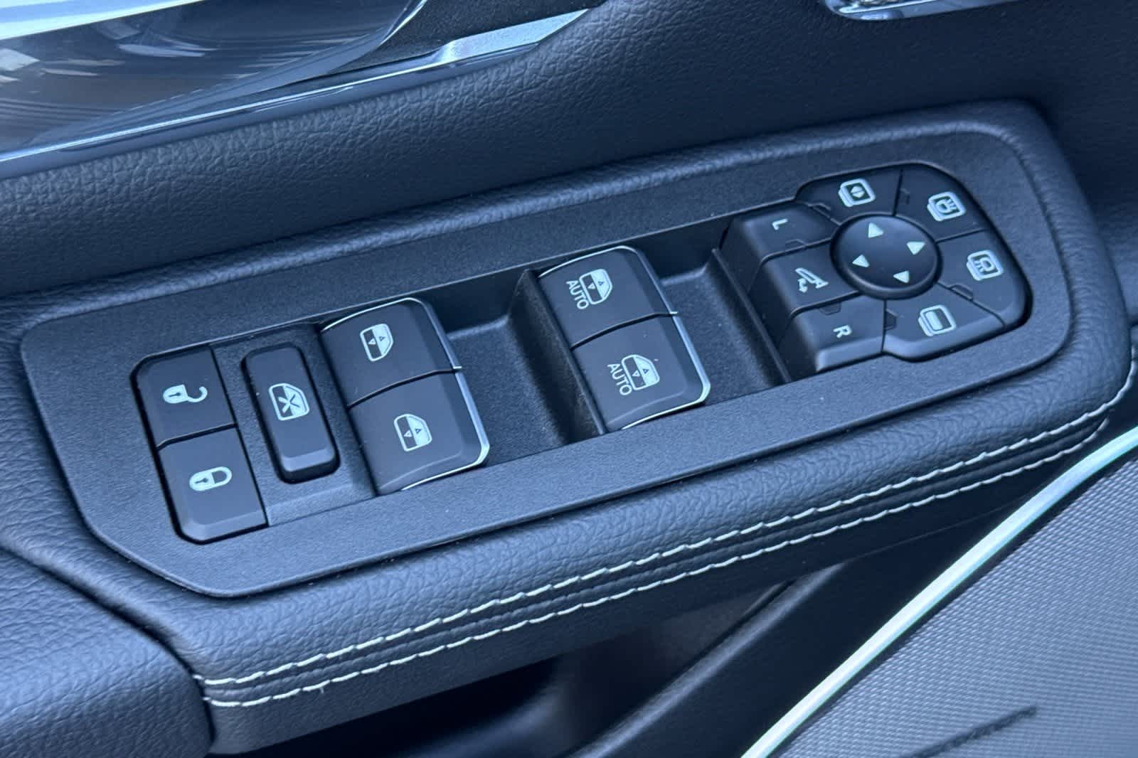 Thumbnail: 2026 RAM 1500 - 13