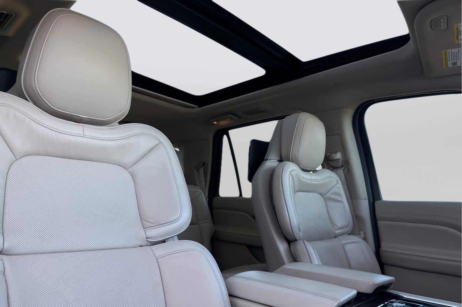 Thumbnail: 2019 Lincoln Navigator L - 20