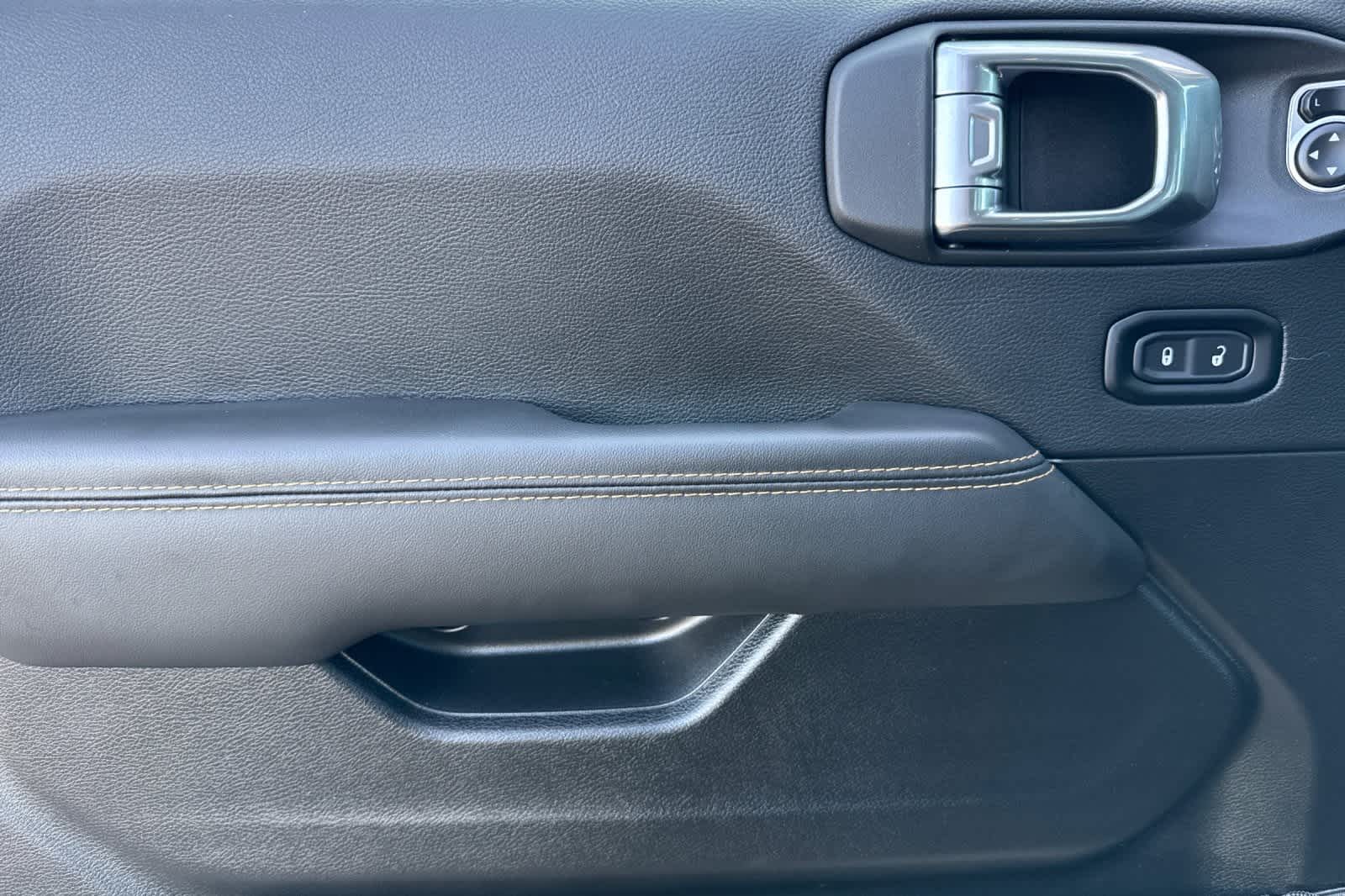 Thumbnail: 2025 Jeep Wrangler - 12