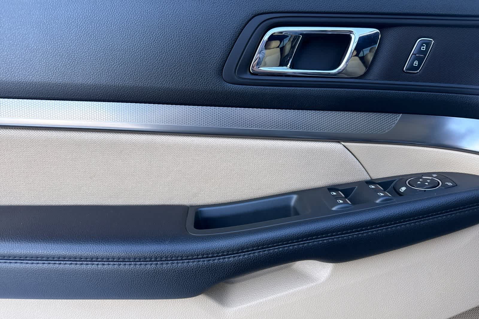 Thumbnail: 2017 Ford Explorer - 12