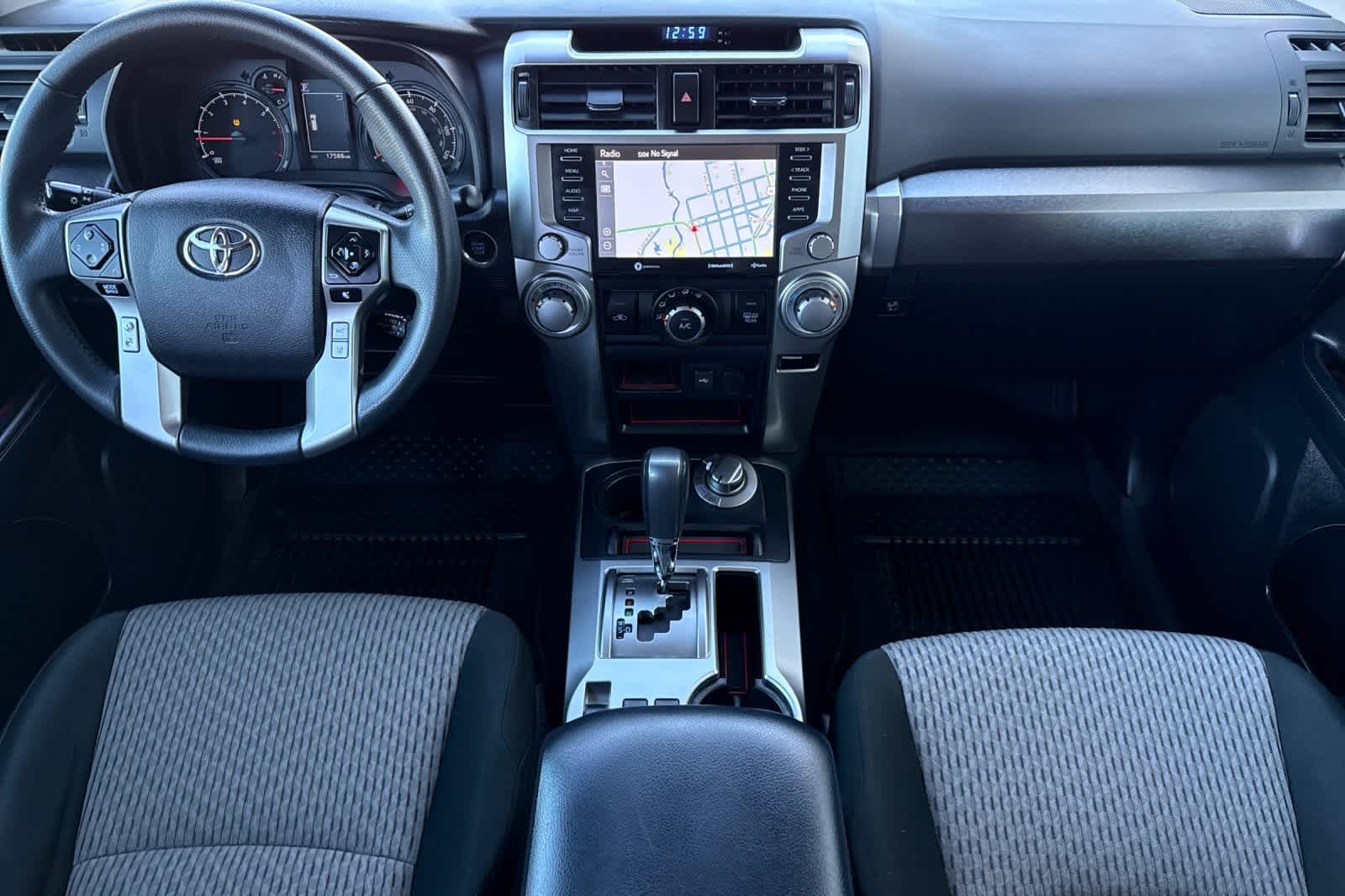 2021 Toyota 4Runner SR5 photo 3