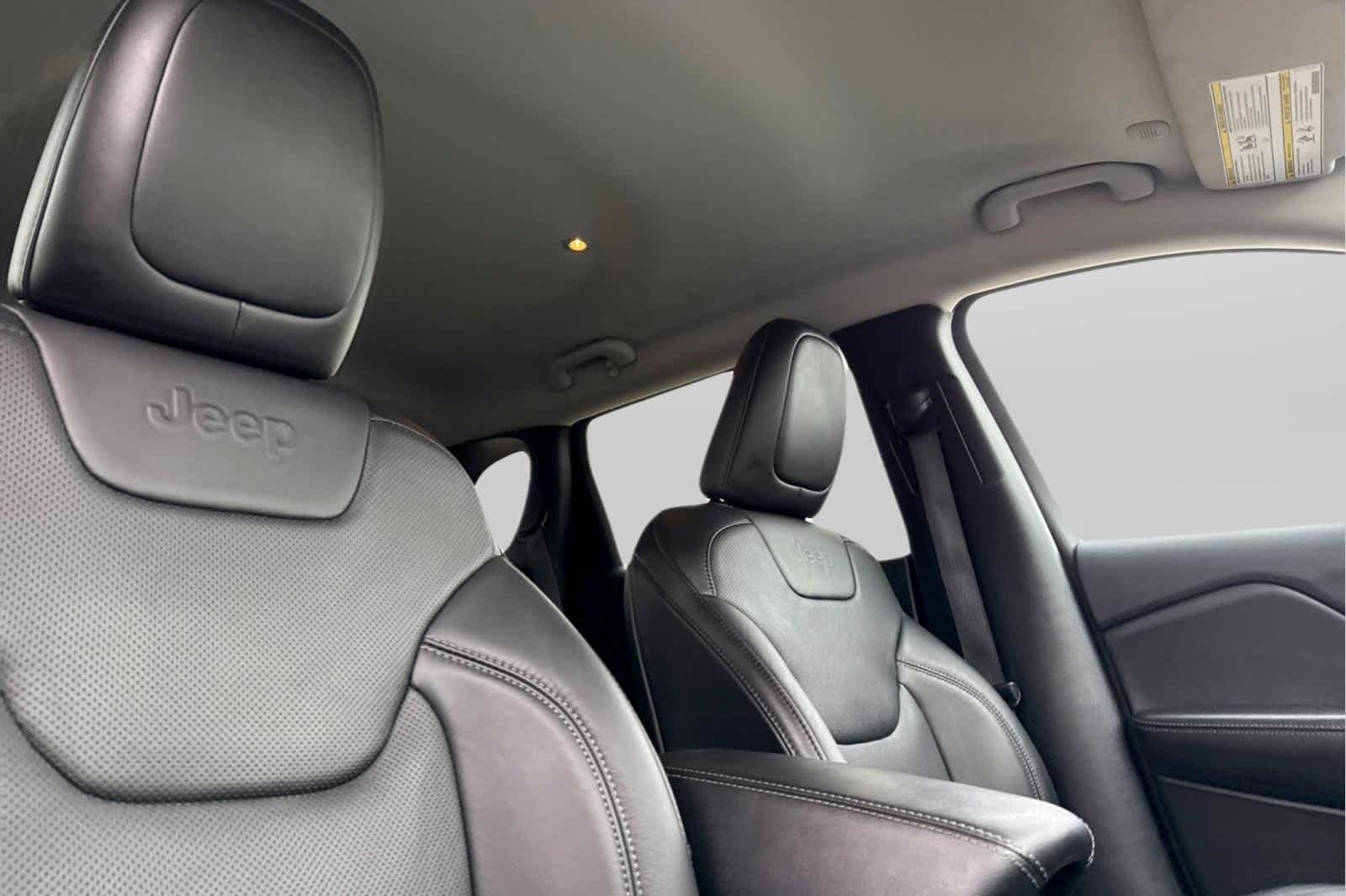 Thumbnail: 2021 Jeep Cherokee - 18