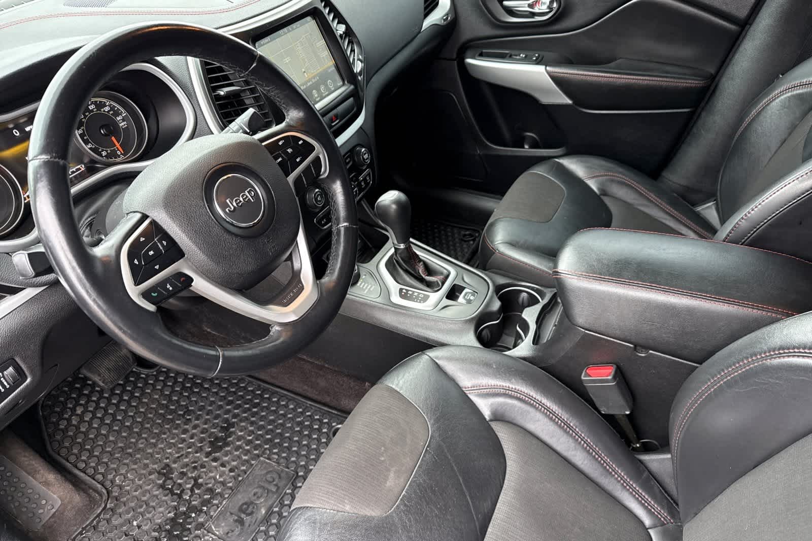 Thumbnail: 2018 Jeep Cherokee - 11