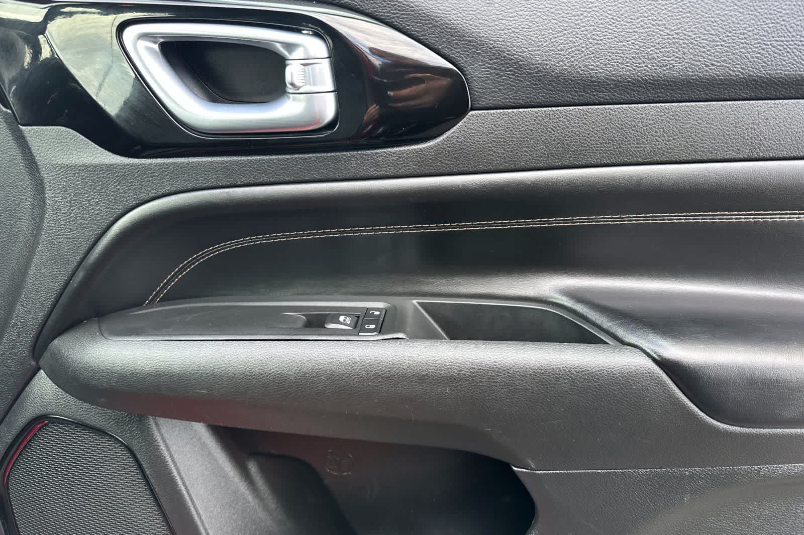 Thumbnail: 2023 Jeep Compass - 19