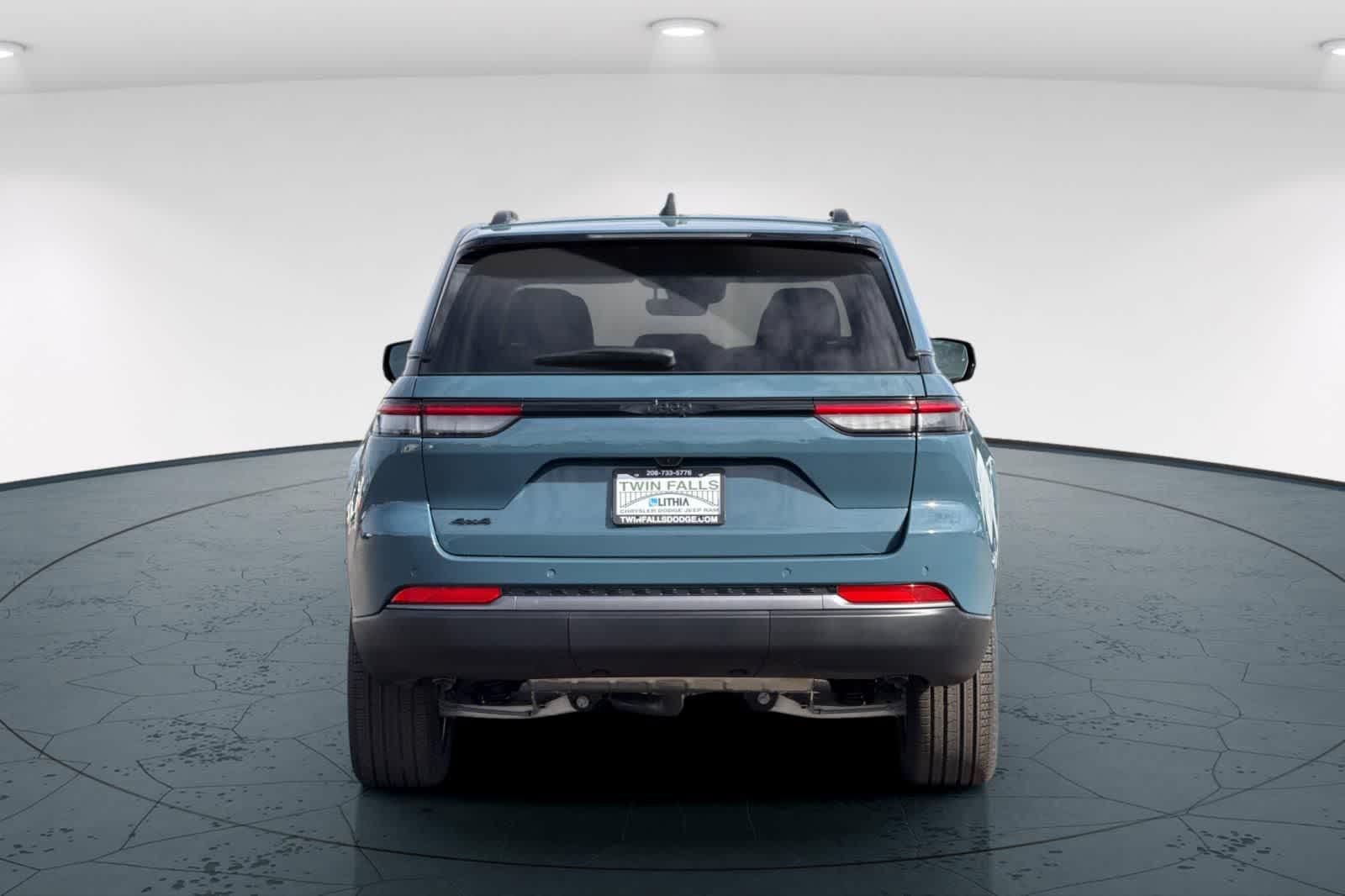 Thumbnail: 2026 Jeep Grand Cherokee - 7