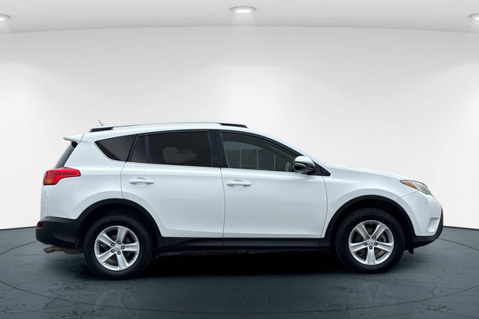 Thumbnail: 2013 Toyota RAV4 - 6