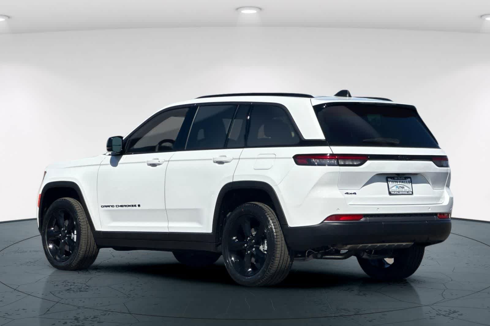 Thumbnail: 2026 Jeep Grand Cherokee - 8