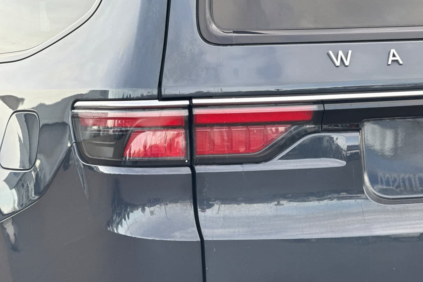 Thumbnail: 2022 Jeep Wagoneer - 33