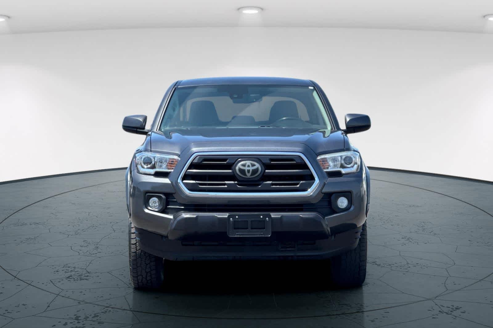 Thumbnail: 2018 Toyota Tacoma - 10