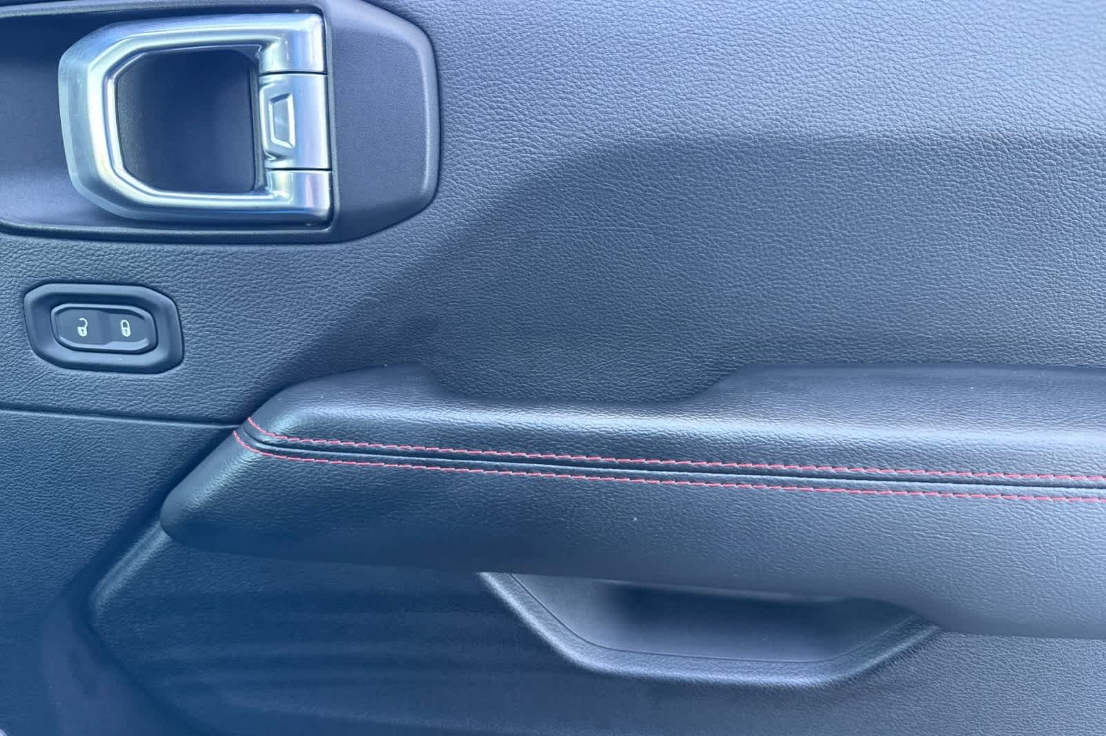 Thumbnail: 2021 Jeep Wrangler - 19