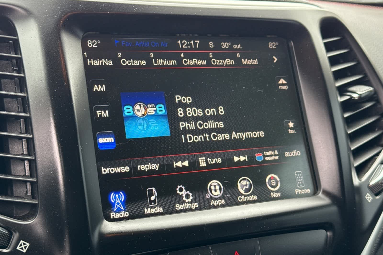 Thumbnail: 2018 Jeep Cherokee - 20