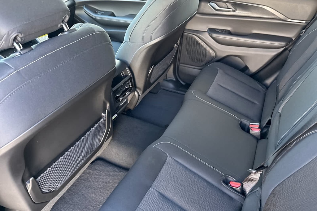 New 2025 Jeep Grand Cherokee LAREDO X 4X4 Sport Utility