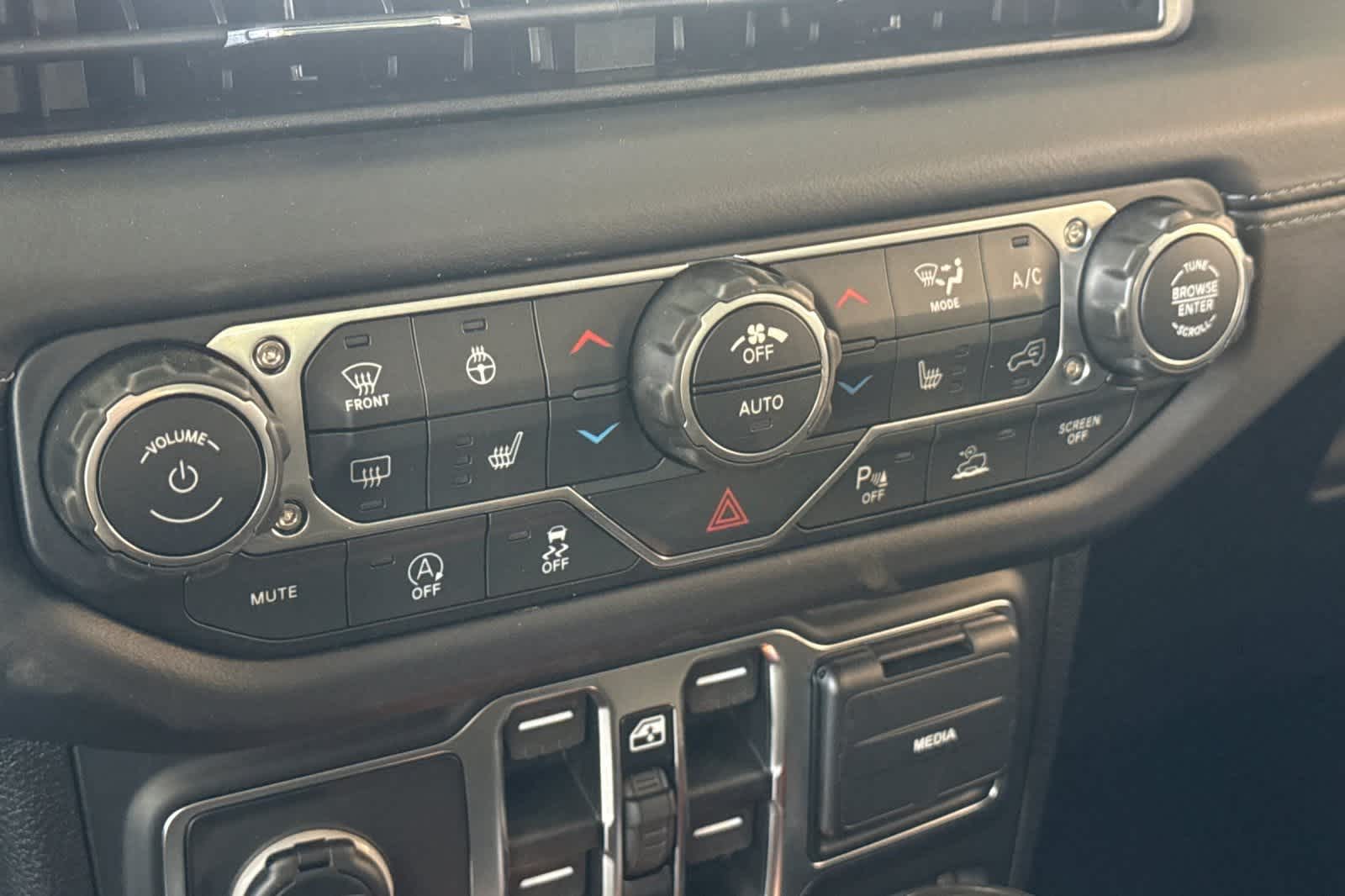 Thumbnail: 2026 Jeep Wrangler - 22