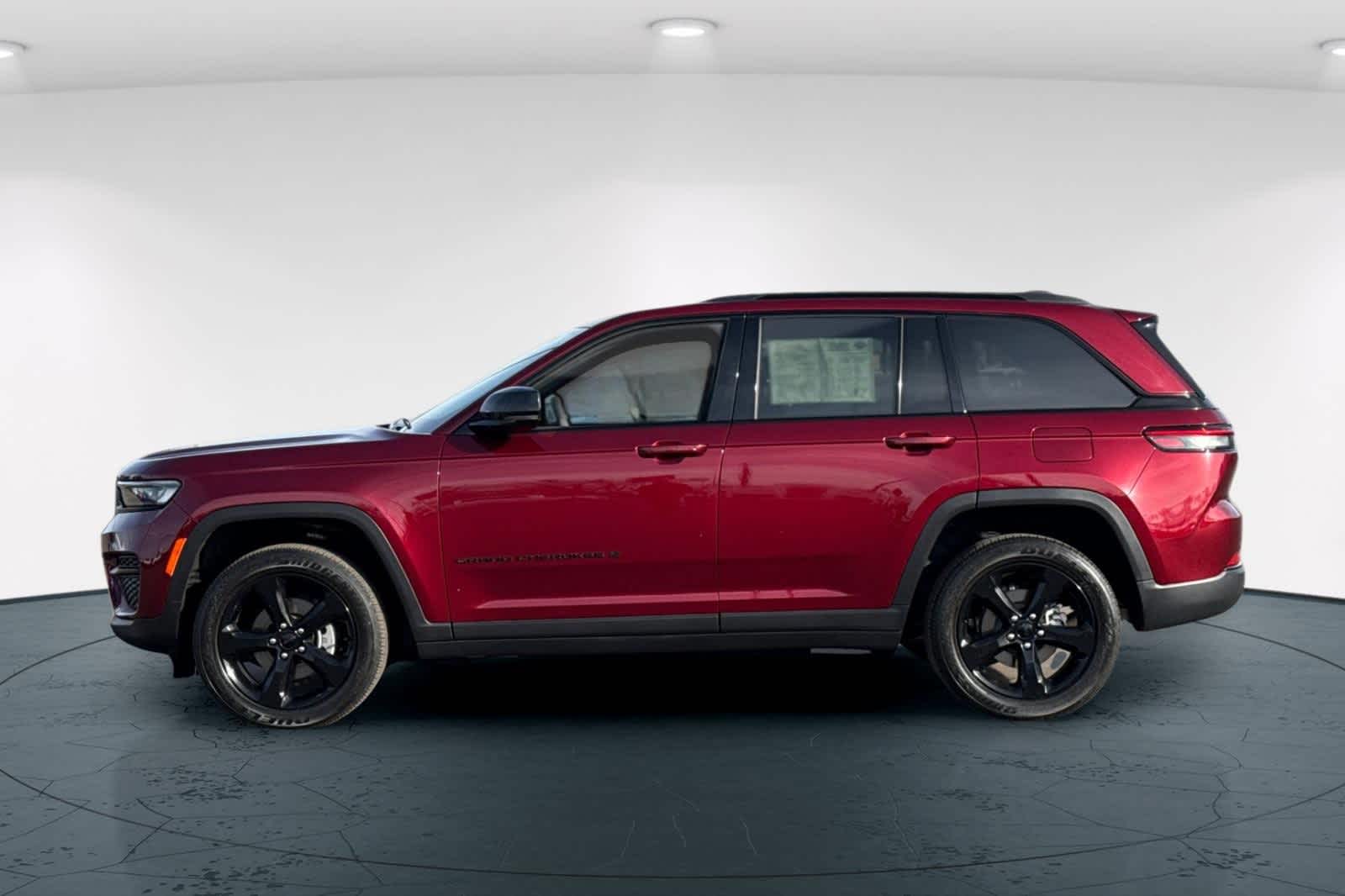 Thumbnail: 2023 Jeep Grand Cherokee - 9