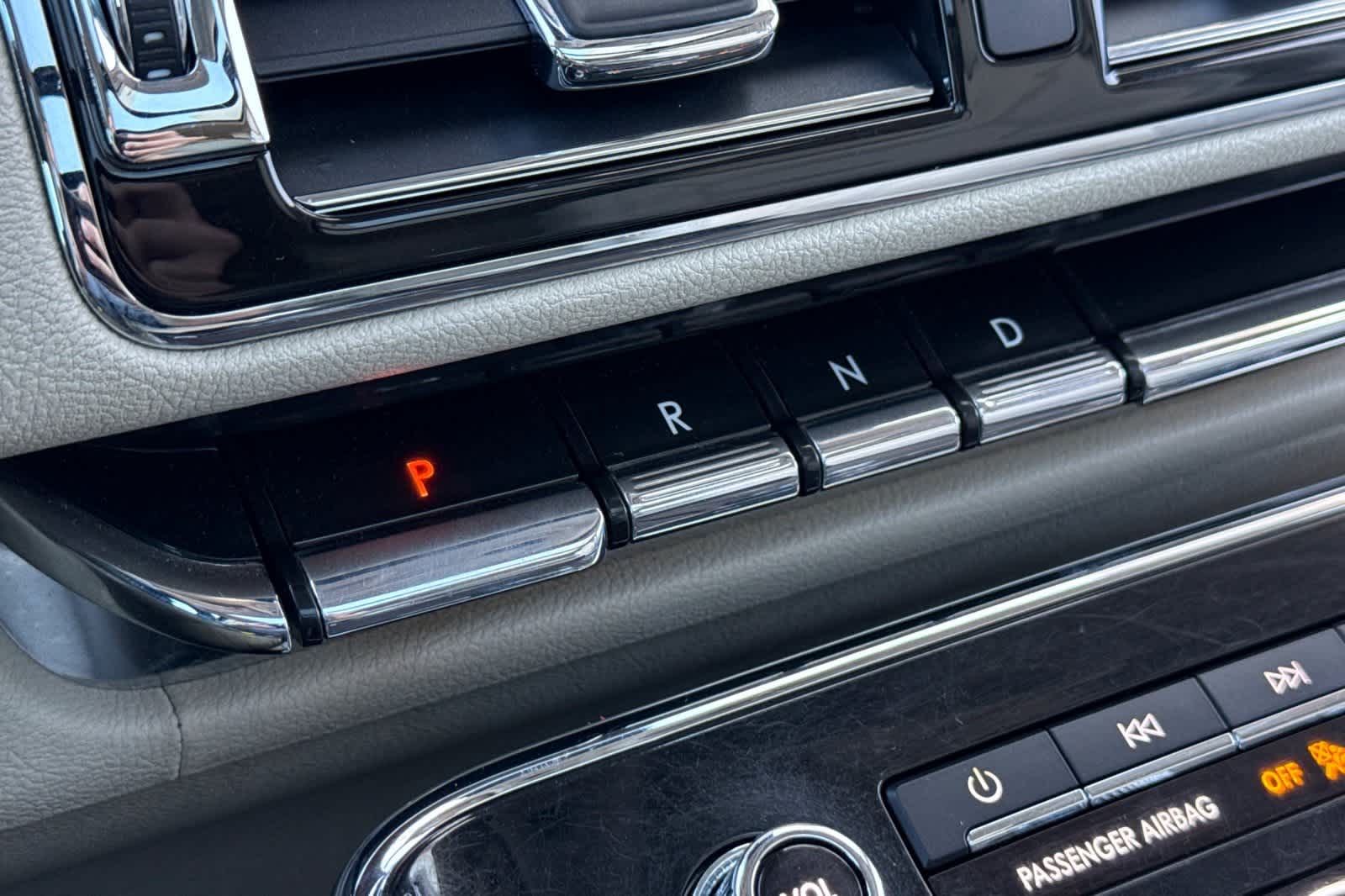 Thumbnail: 2019 Lincoln Navigator L - 26