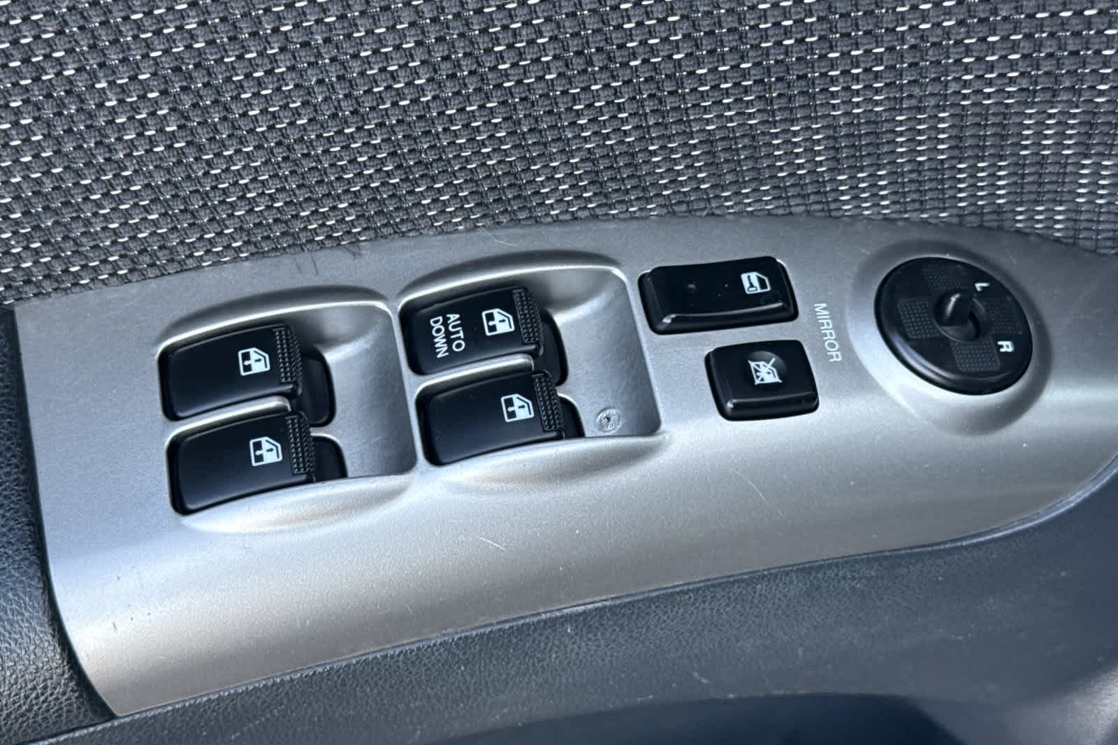 Thumbnail: 2007 Kia Sportage - 13
